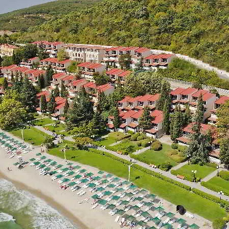 Village 4*