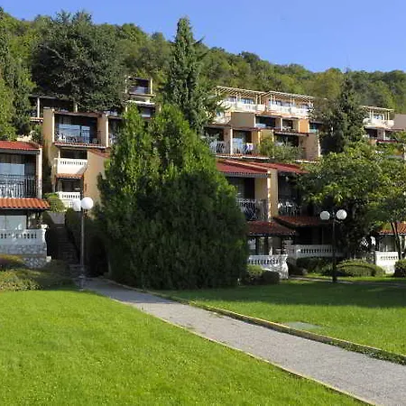Village 4* Elenite